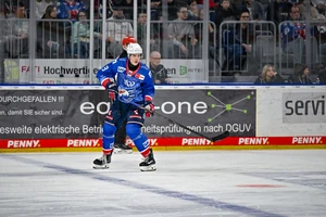Colin Schlenker im Trikot der Adler Mannheim.